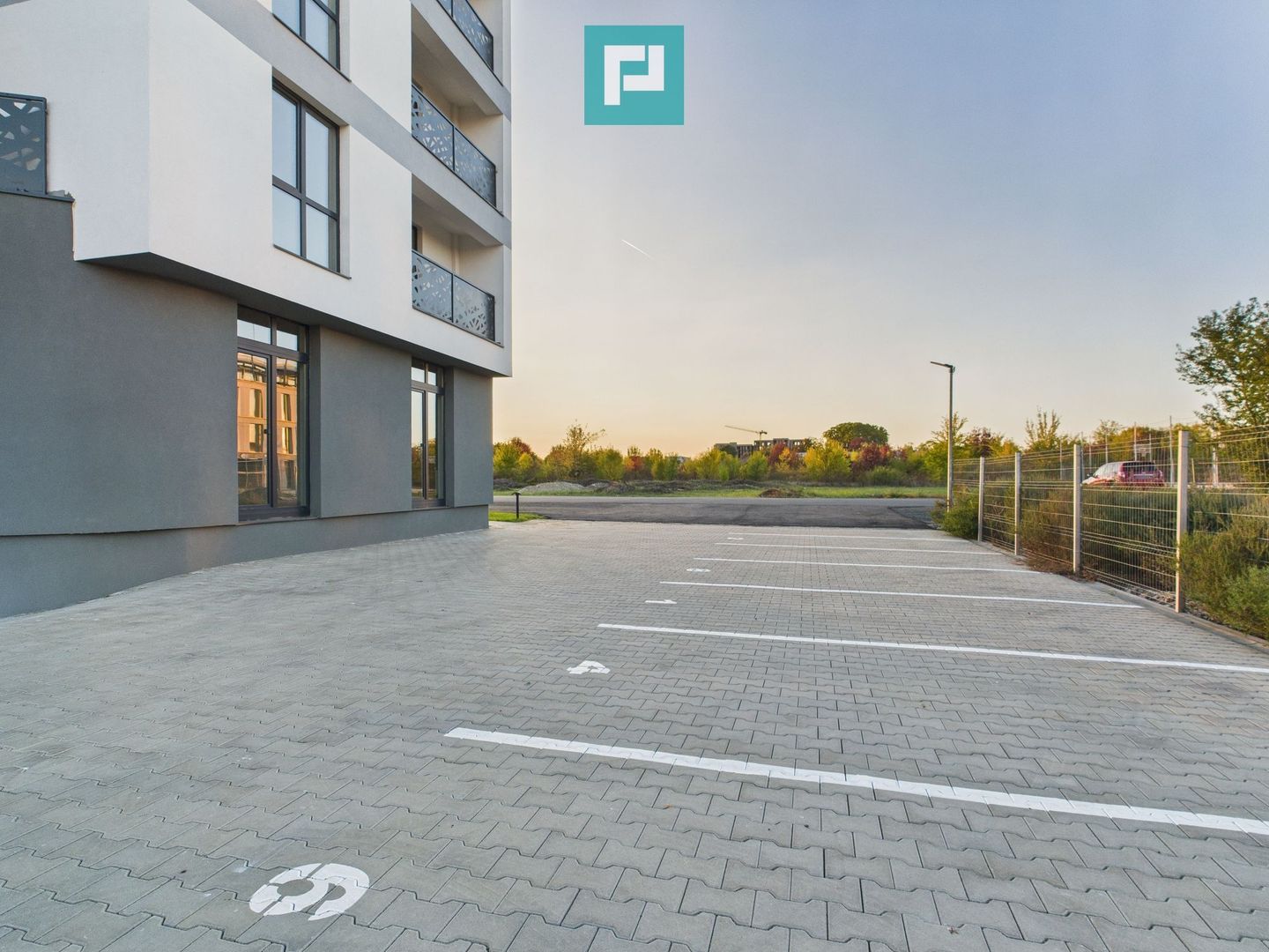 Spațiu comercial 208 mp + 5 parcări, Zona Aradului - Poză 9