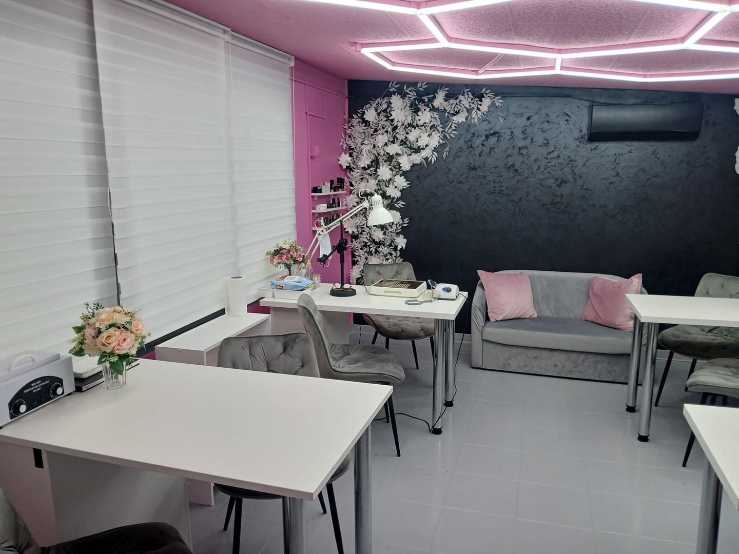 SPATIU COMERCIAL, TERASA 28 MP, BLOC NOU, MOBILAT/UTILAT COMPLET - Poză 3