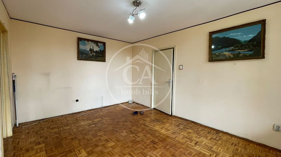 Apartament de vânzare cu 2 camere în zona Rogerius, Oradea - Poză 1