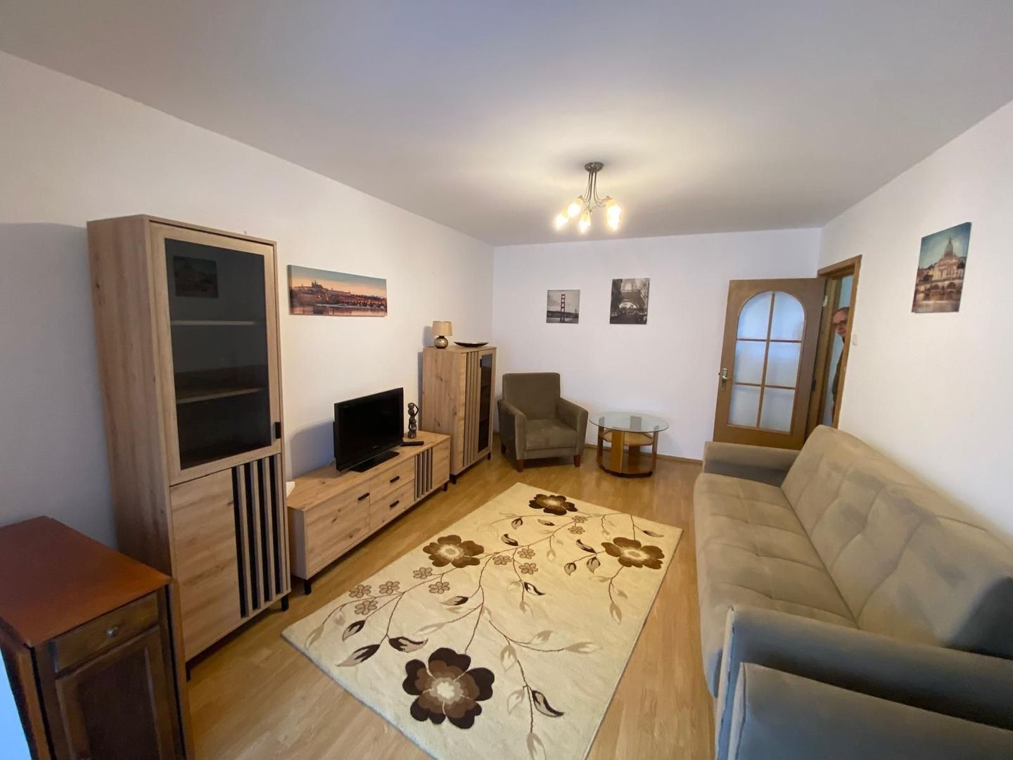 Apartament 2 camere de închiriat – Răcădău, lângă Parc, etaj 1 - Poză 1