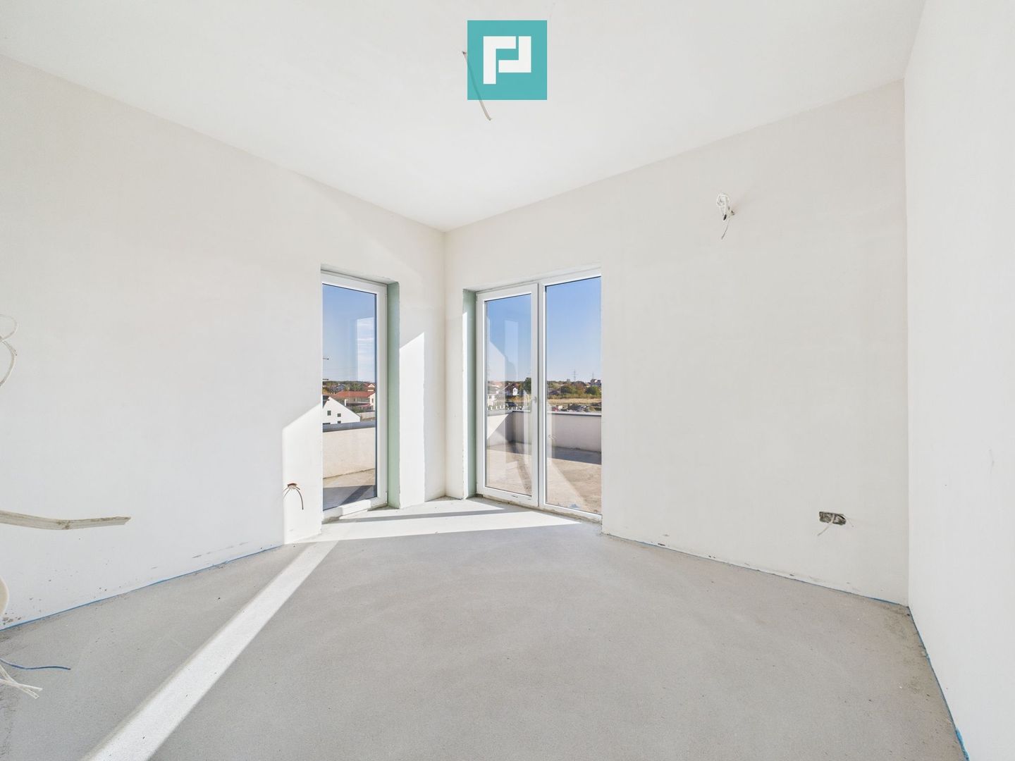 Penthouse cu lift privat și terasă mare în Ghiroda - Poză 1