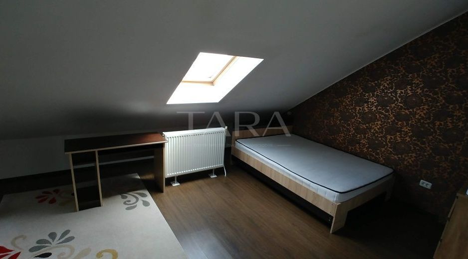 Apartament pe două niveluri cu garaj și parcare. - Poză 7