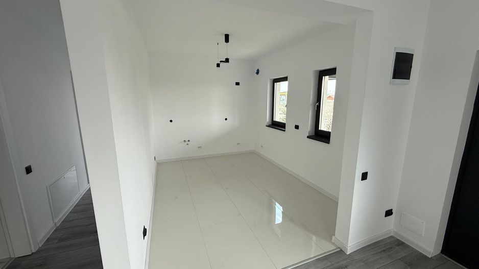 Vilă Premium cu 5 Camere în Tunari | Lângă Cosmopolis & Școala Mark T. - Poză 14