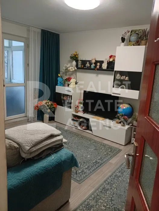 Vânzare, apartament cu 3 camere în zona Militari - Poză 1