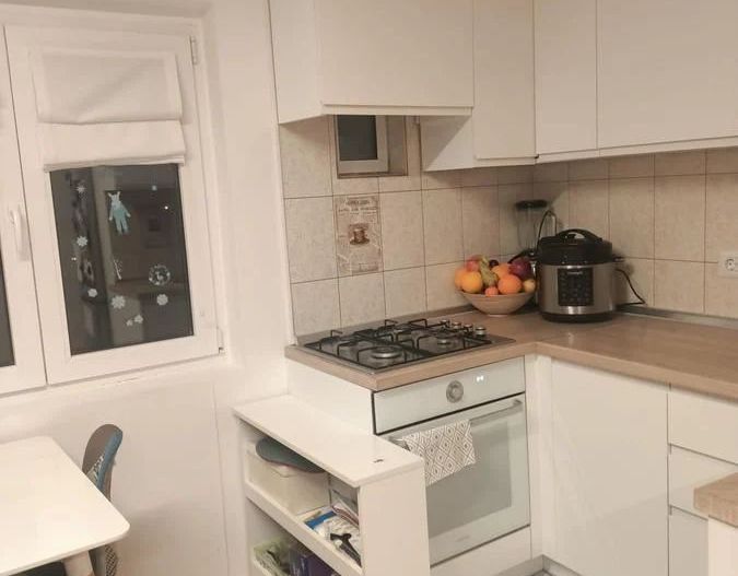Apartament cu 3 camere de vanzare - Aviatiei - Poză 2
