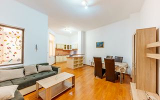 Apartament spațios, cu potențial multiplu, central - Poză 2