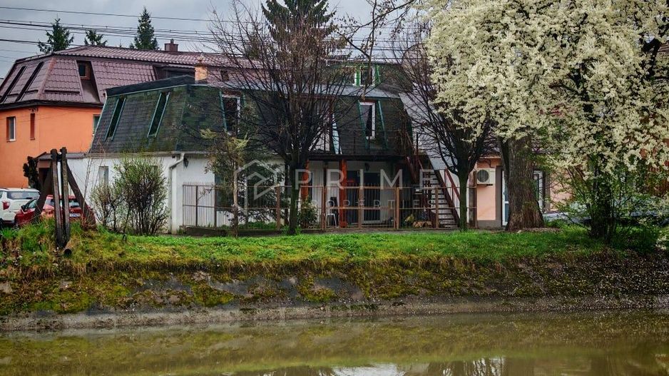De Vânzare sau Închiriere: Clădire Mixtă (188 mp) cu Teren de 160 mp - Poză 1