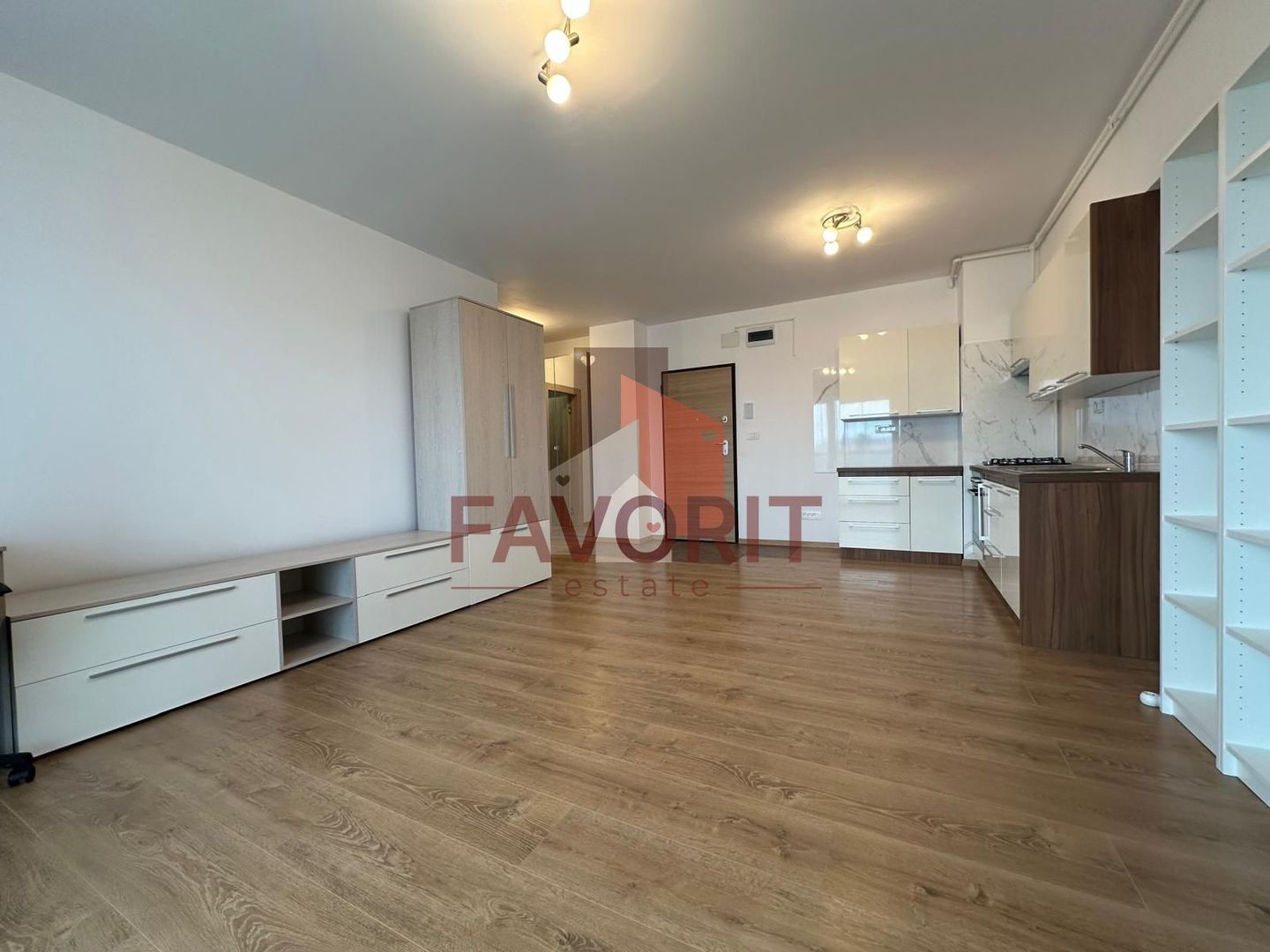 2 camere | etaj intermediar | Bloc nou in oras | zona excelenta | - Poză 1