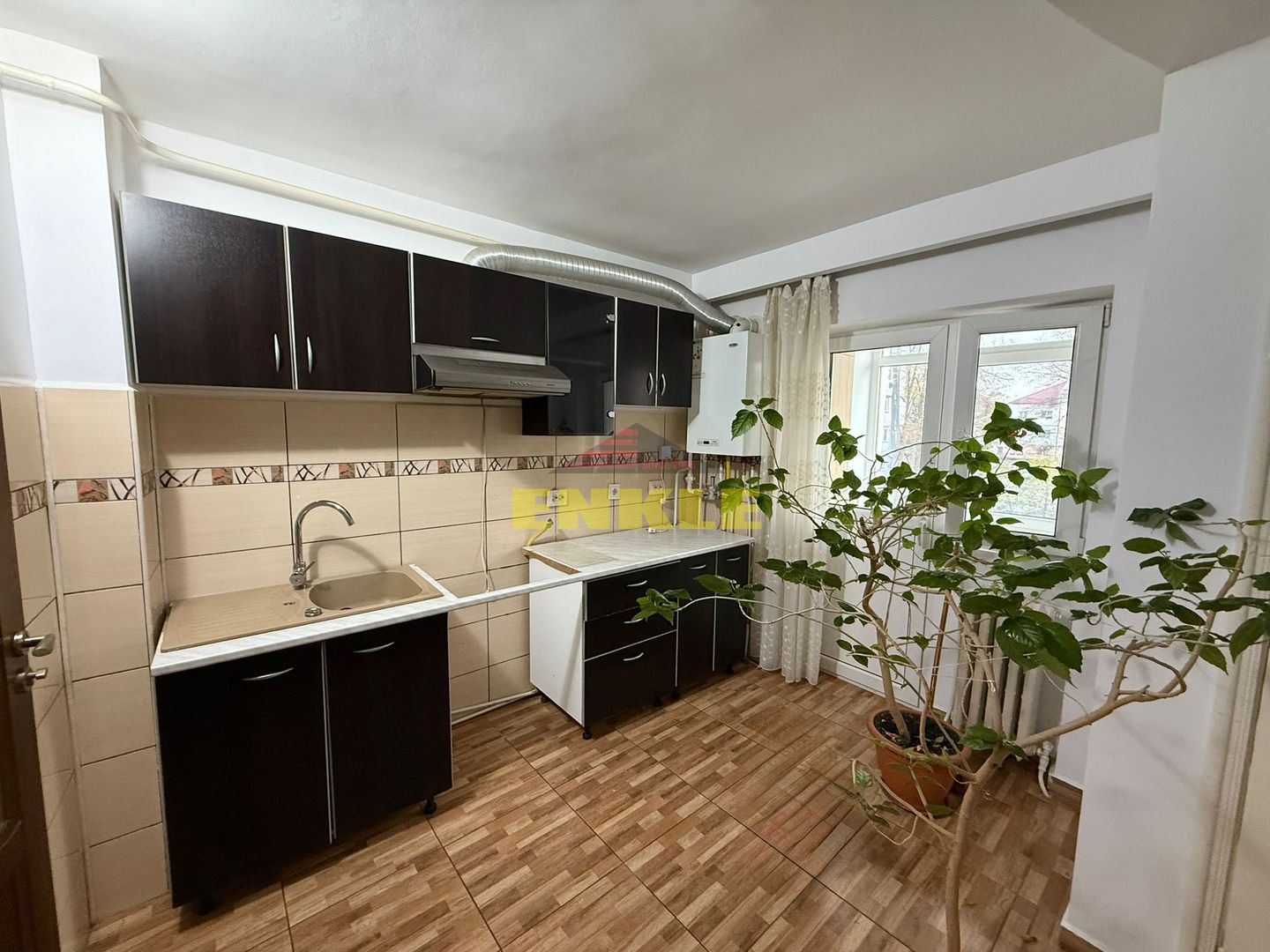 Vânzare apartament 3 camere decomandat, Zona Curcubeului - Poză 5