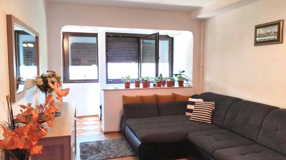Închiriere Apartament cu 2 camere, 2 parcări incluse, ParkLake - Poză 1