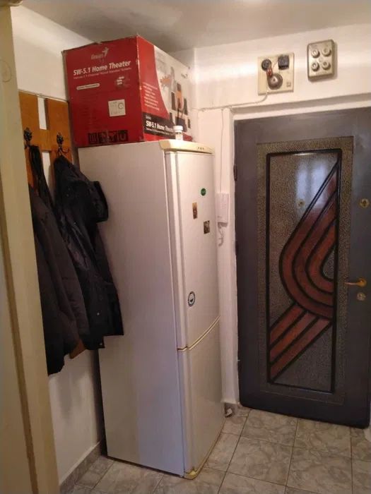 Garsonieră Mobilată și Utilată – Lumină Naturală și Posibilități Excel - Poză 1