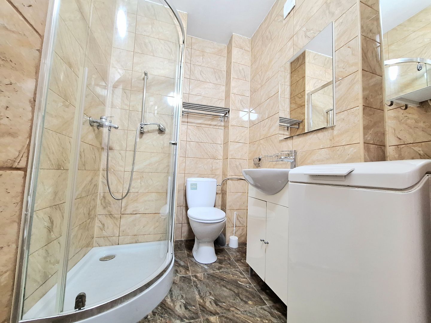 Apartament cu 2 camere, mobilat si utilat, strada Lunga - Brasov. - Poză 7