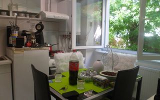 Apartament 2 camere, ideal pentru investitie cat si pentru locuinta, zona Semicentrala! - Poză 5