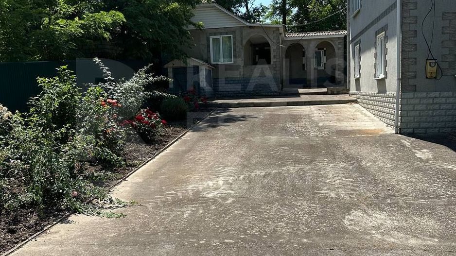 Vânzare 2 case pe un teritoriu, situată pe satul. Marandeni. - Poză 24