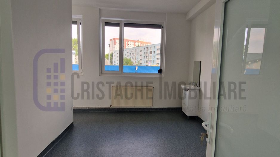 Spatiu comercial renovat si amenajat pentru a fi folosit ca o clinica medicala - Poză 9