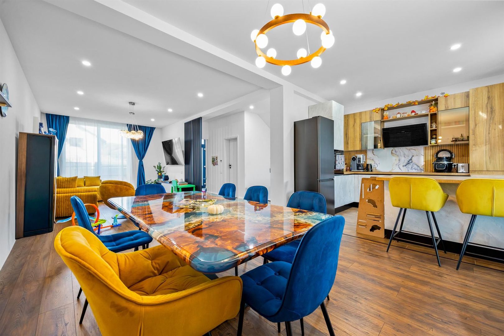 Casa noua| 4 camere | utilata mobilata modern | Sanpetru Brasov - Poză 3
