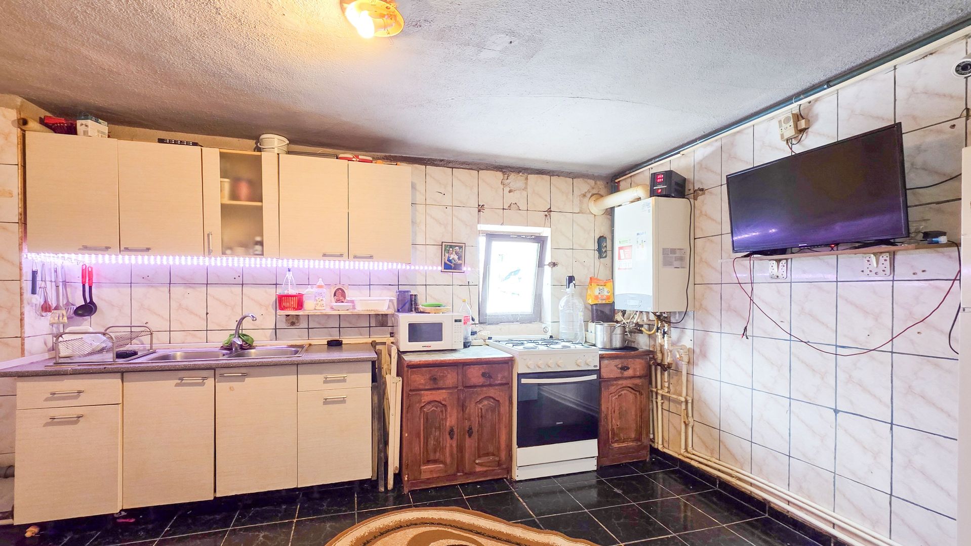 Ghencea – Casă individuală cu mare potențial, poziție excelentă ! - Poză 11