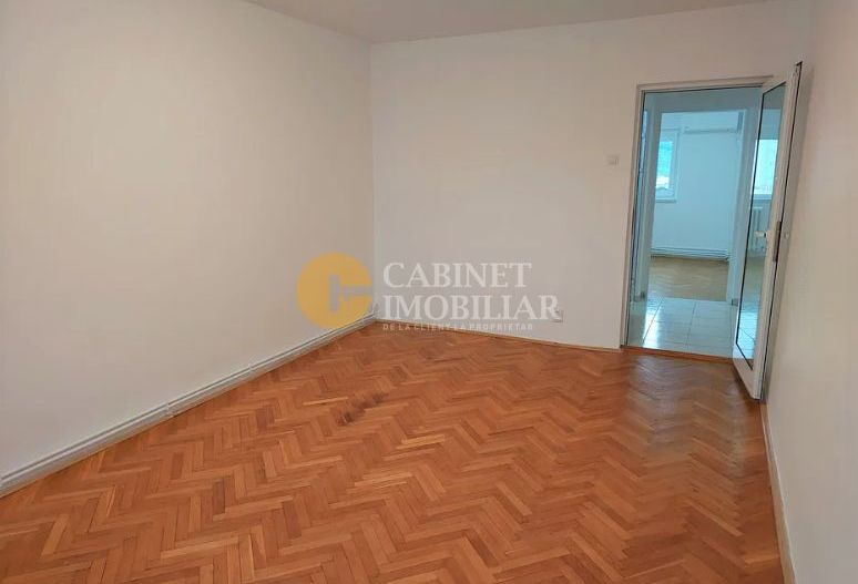 Etaj intermediar, 3 camere decomandat zona Alexandru cel Bun - Poză 1
