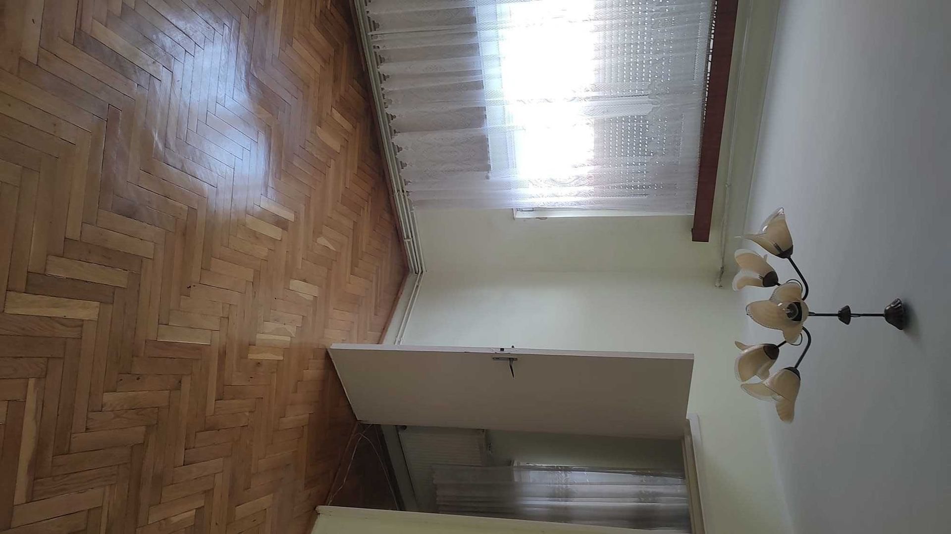 BRASADAS vinde ap 2 cam etaj 4/4 in zona 14 Mai. - Poză 3