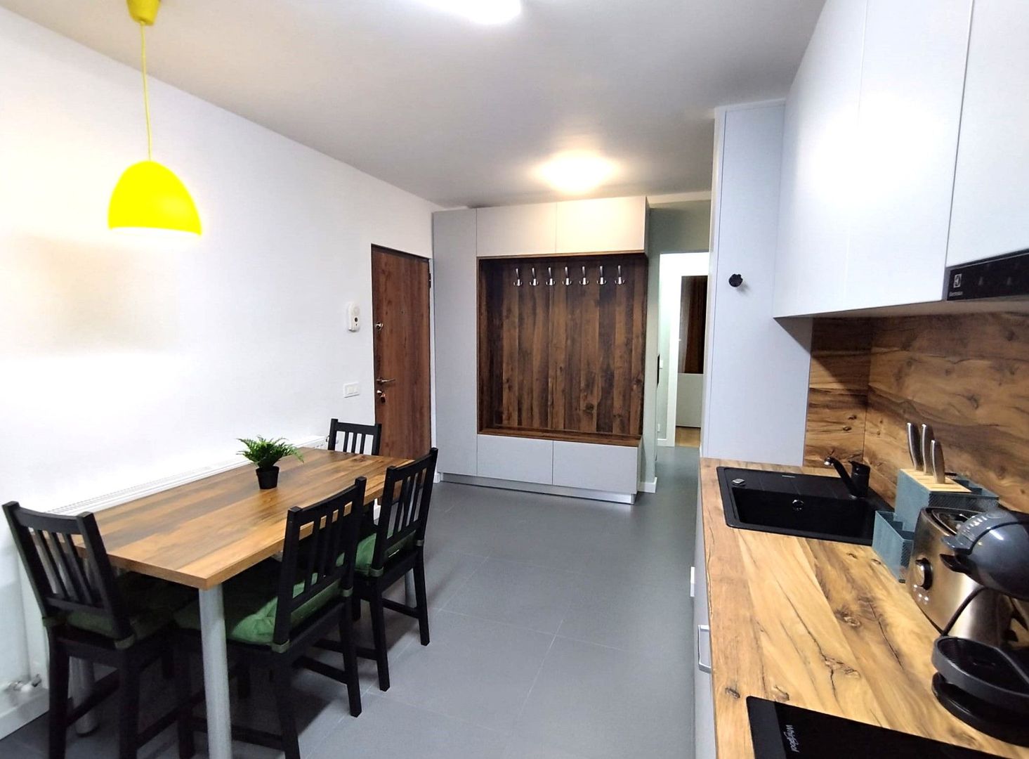 Apartament cu 3 camere finisat modern str. Louis Pasteur - Poză 2