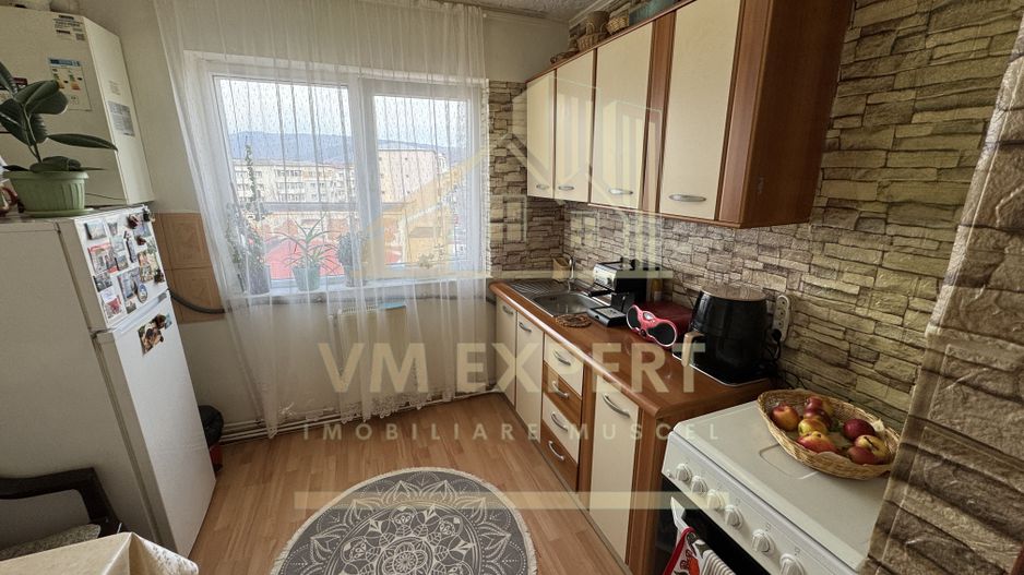 APARTAMENT 2 CAMERE ETAJ 4 CAMPULUNG, VISOI - Poză 4