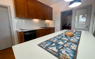 De inchiriat-Apartament cu 4 camere, Garaj și Parcare | Zona Centrala - Poză 2