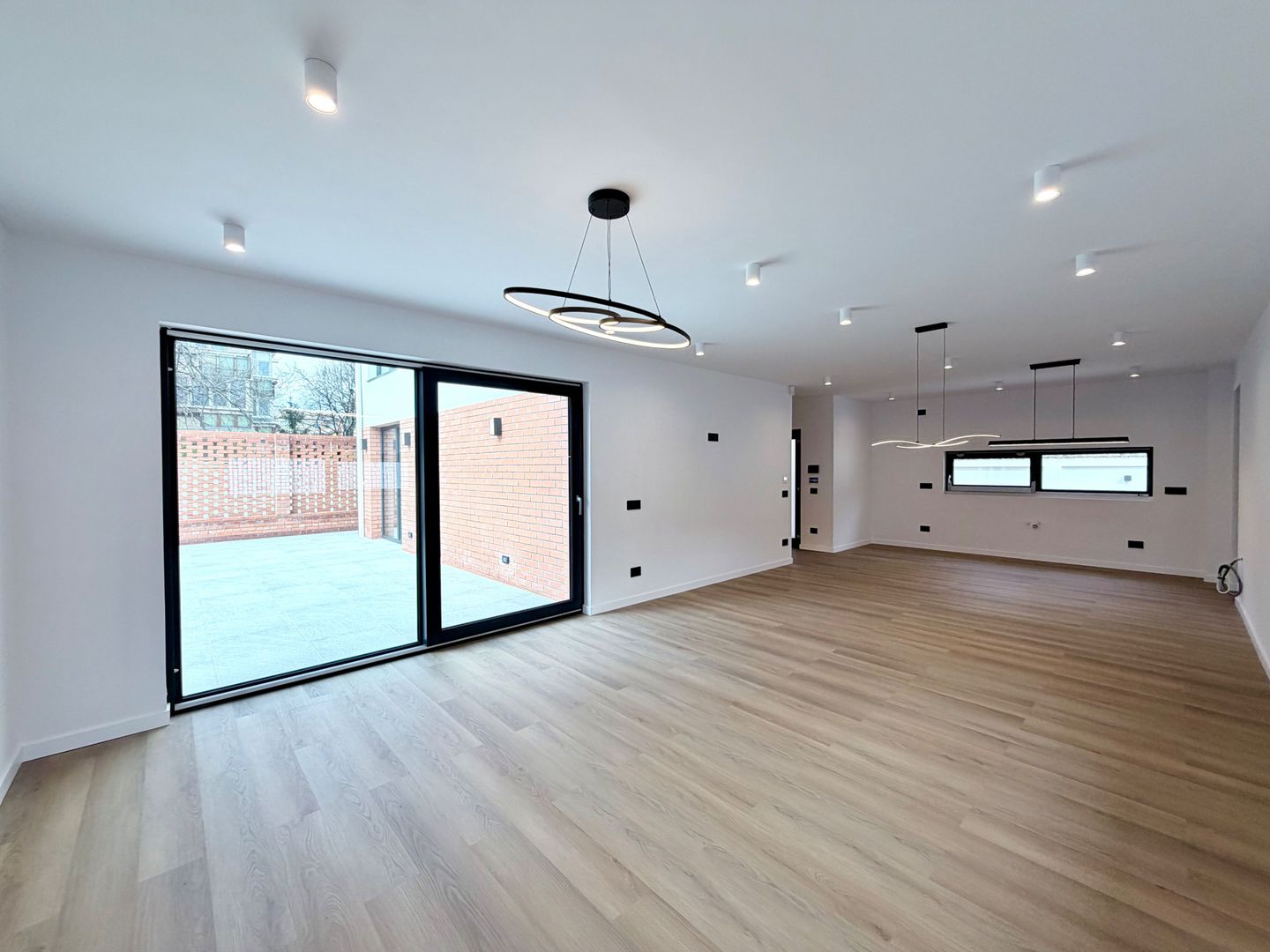 PROIECT DEOSEBIT ZONA LIPOVEI - Poză 1