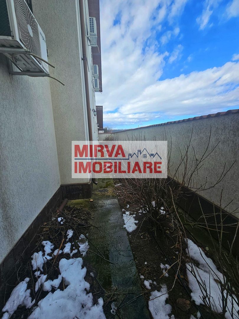 Vilă spațioasă Strejnicu S+P+1E+M, 8 camere, garaj, teren 595 mp - Poză 19