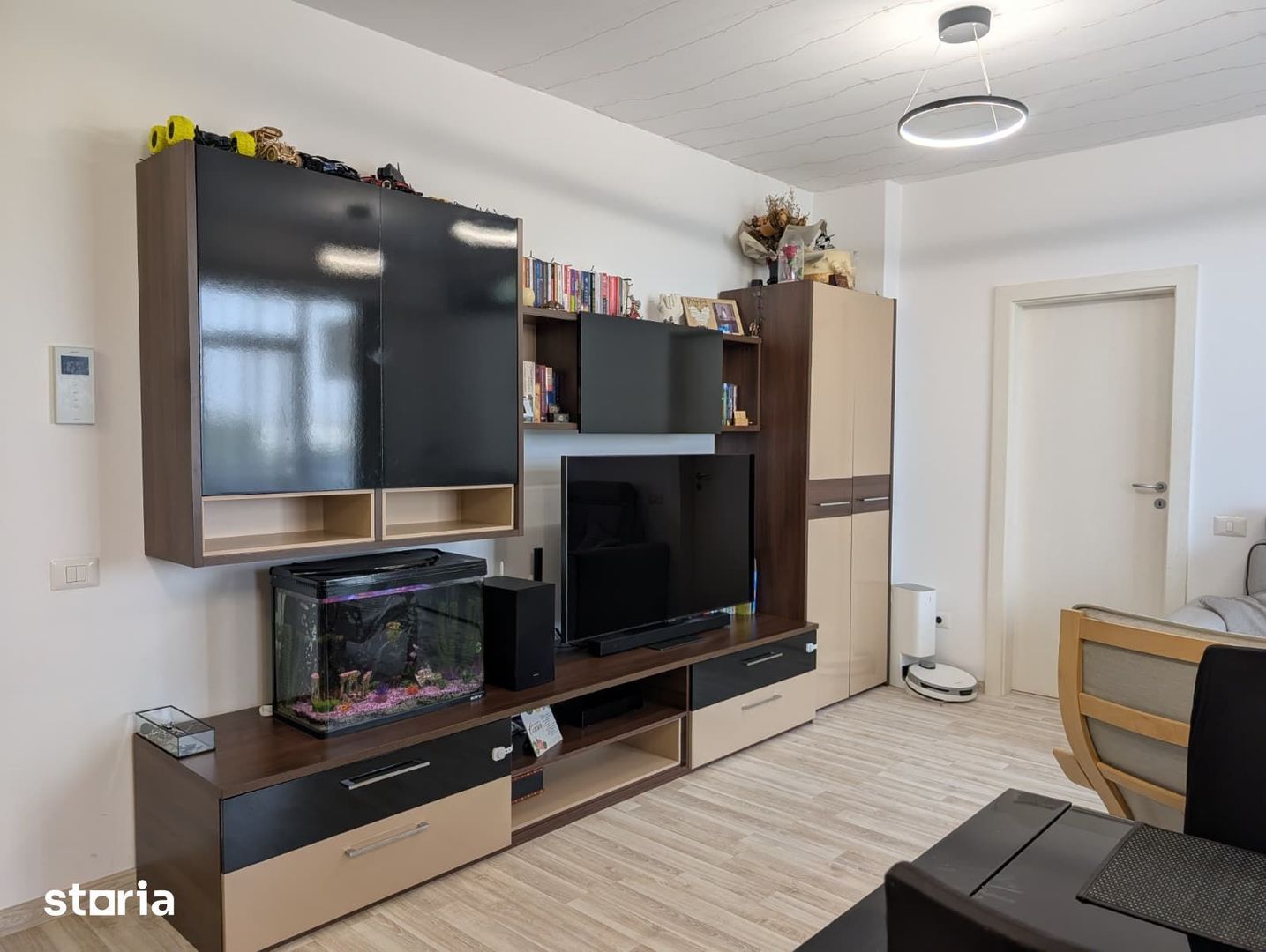 Vând apartament 3 camere, mobilat și utilat cu loc de parcare inclusă - Poză 4