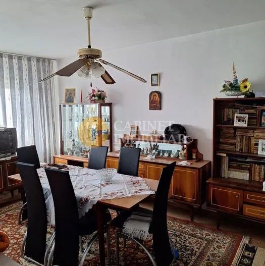 Etaj 3 Apartament 3 Camere Decomandat Nicolina-Frumoasa Bloc 1989 - Poză 1