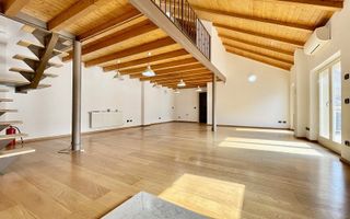 Penthouse pe doua niveluri situat in Piata Unirii - Poză 2