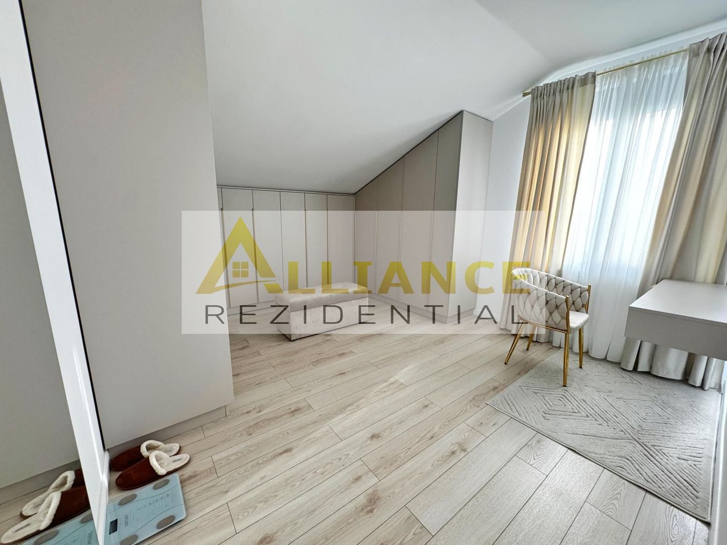 Vila individuala P+M-386 mp teren-incalzire in pardoseala - Poză 8