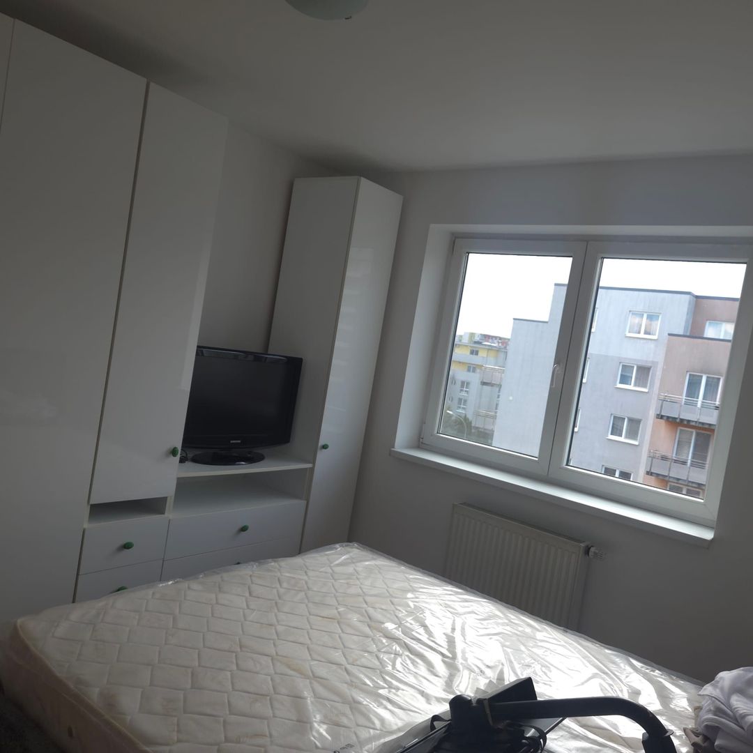 Apartament  2 camera zona Avangarden - Poză 1