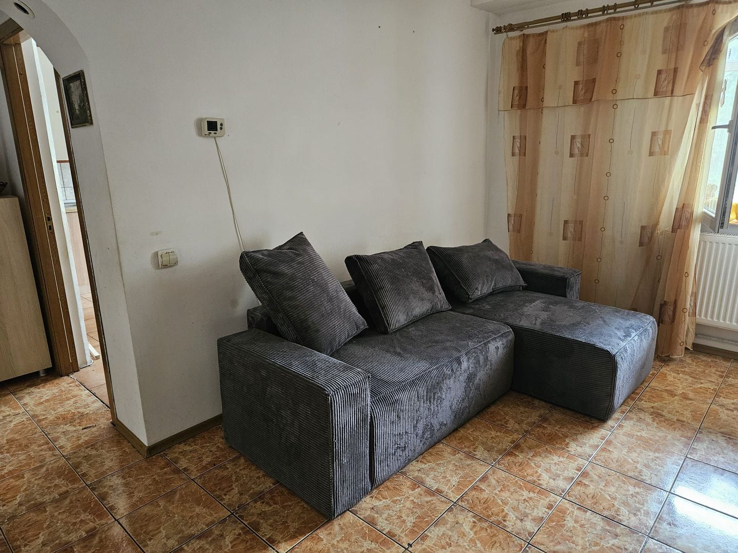 Inchiriere apartament 2 camere, Gavana zona Piata, stradal - Poză 2