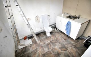 Spatiu comercial cu vitrină la strada si baie proprie - Poză 11