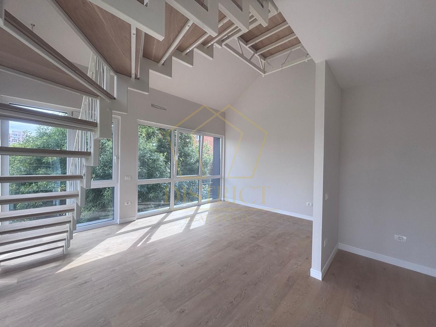 Apartamente moderne cu 3 camere,scara interioara | Complex Studentesc - Poză 3