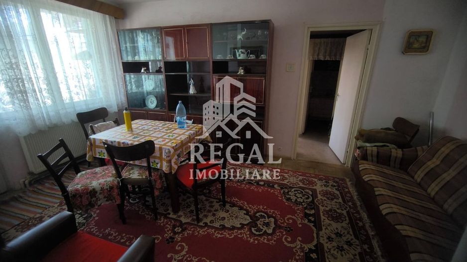 Apartament cu trei camere de vânzare in zona Micro 4 - Poză 4