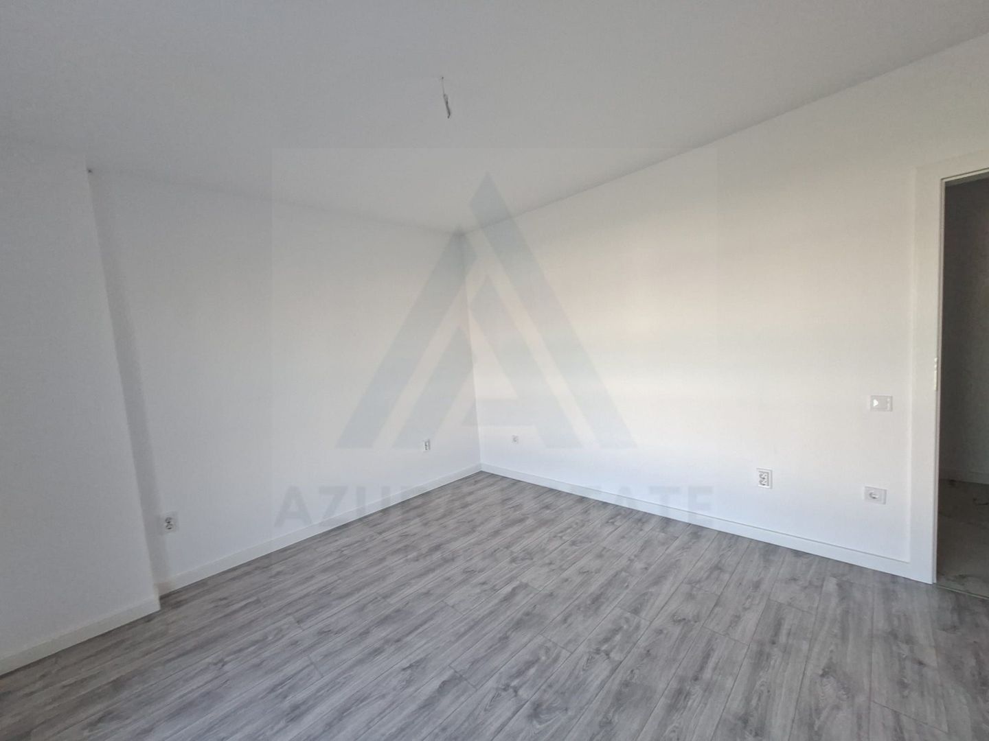Apartament la cheie 3 camere balcon 7 mp boxa si parcare pe Dna Stanca - Poză 7