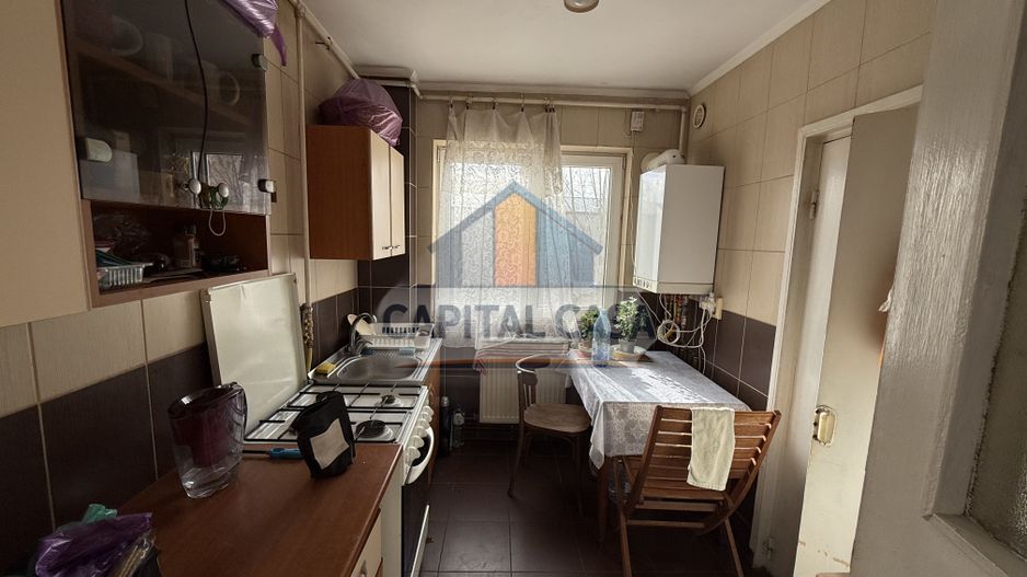 Apartament cu 3 camere central - Poză 4