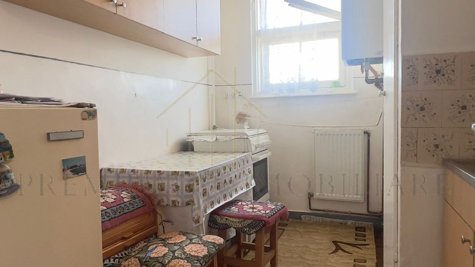 Apartament 2 camere decomandat zona centrala 36,500 euro negociabil - Poză 3