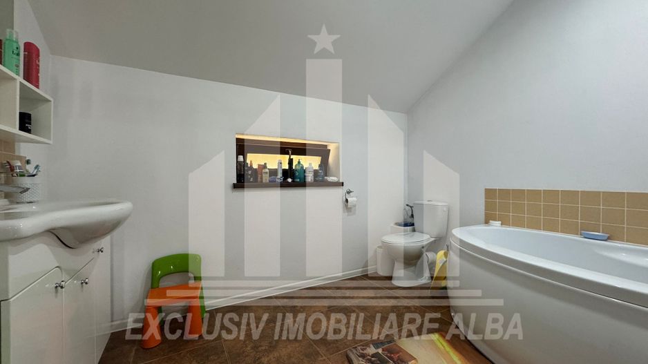 Casa insiruita de vanzare, Cetate - Poză 11