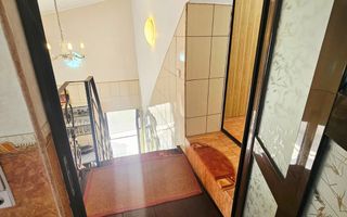 🏡 Casă spațioasă cu 9 camere în Strejnicu – pentru locuință, birouri - Poză 74