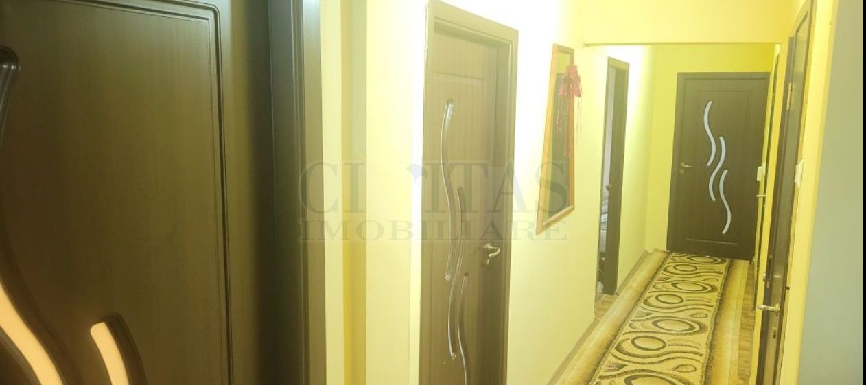 4 camere zona Casa Piratilor, 80 mp, decomandat - Poză 4