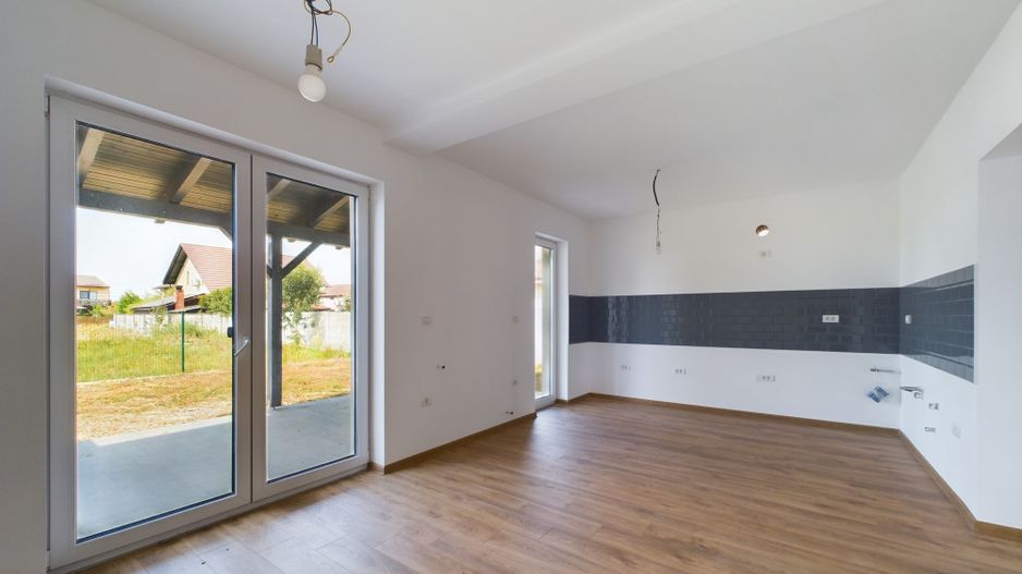 Duplex elegant cu 3 dormitoare în Ghiroda - Poză 1