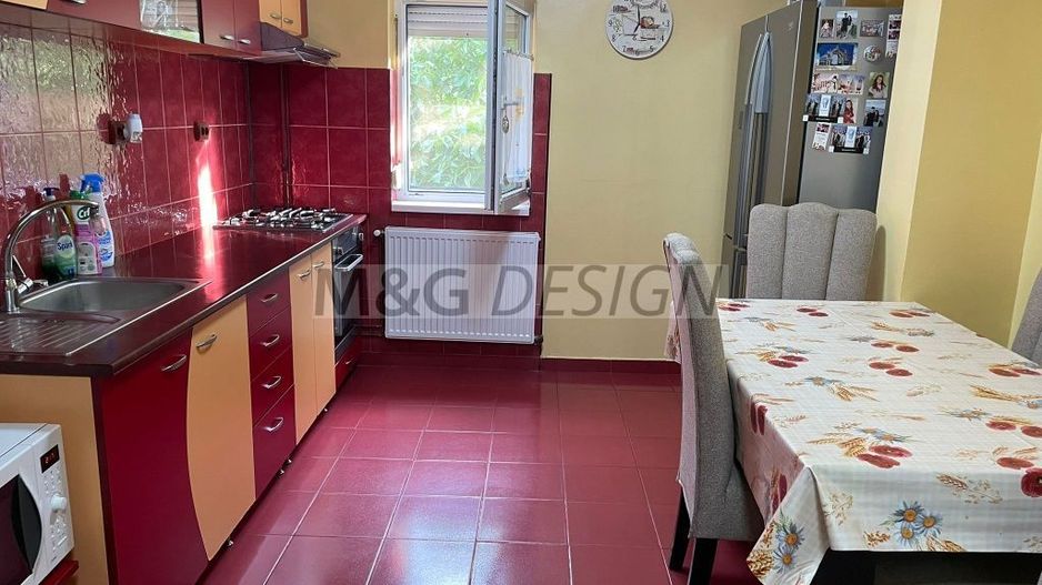 Apartament 3 camere decomandat cu centrala - Poză 3