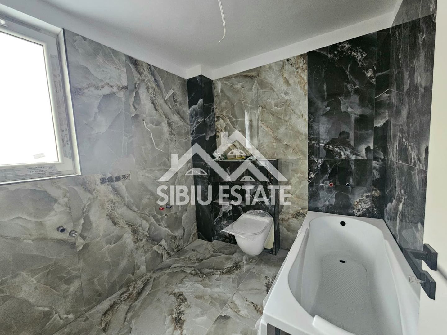 Casa 4 camere, 2 bai Sibiu Vest mutare imediata - Poză 8