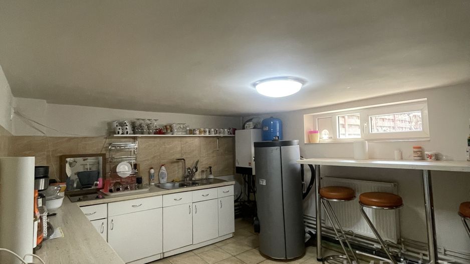 Clădire cu destinație comercială, situată într-o zonă Centrala! - Poză 9