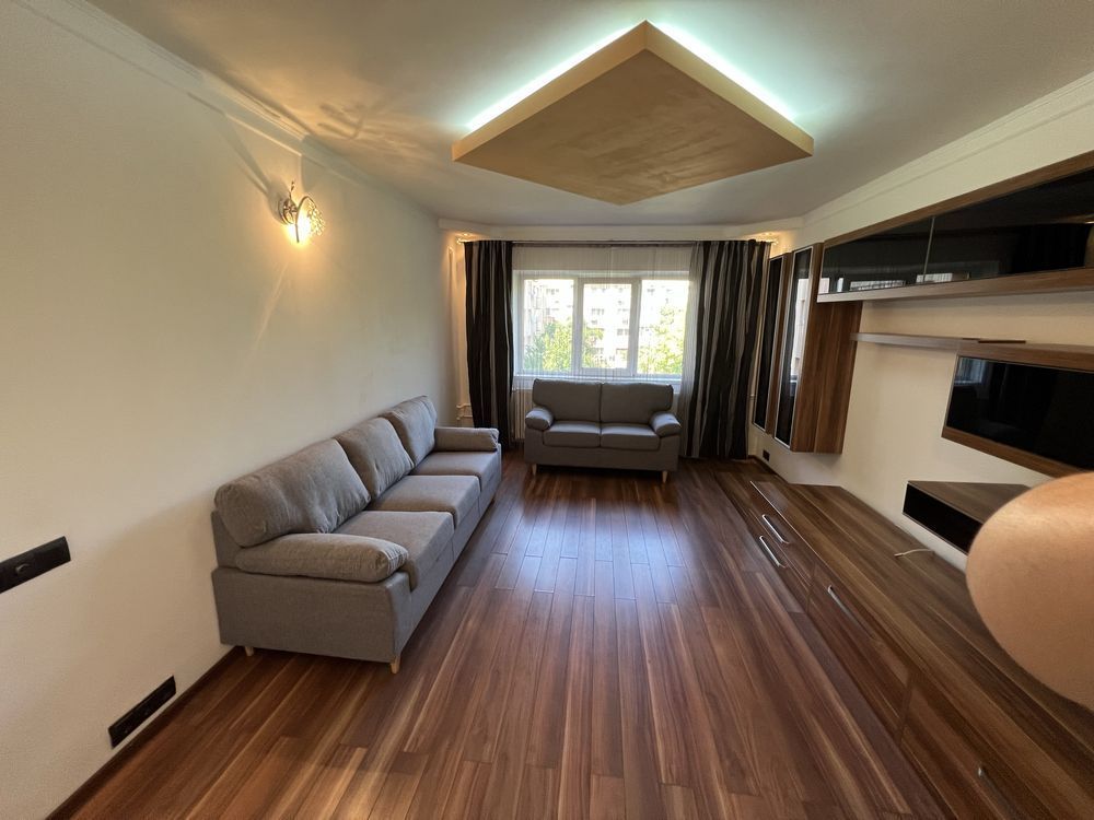 De Închiriat Apartament renovat 2 camere Rahova, loc parcare inclus - Poză 1