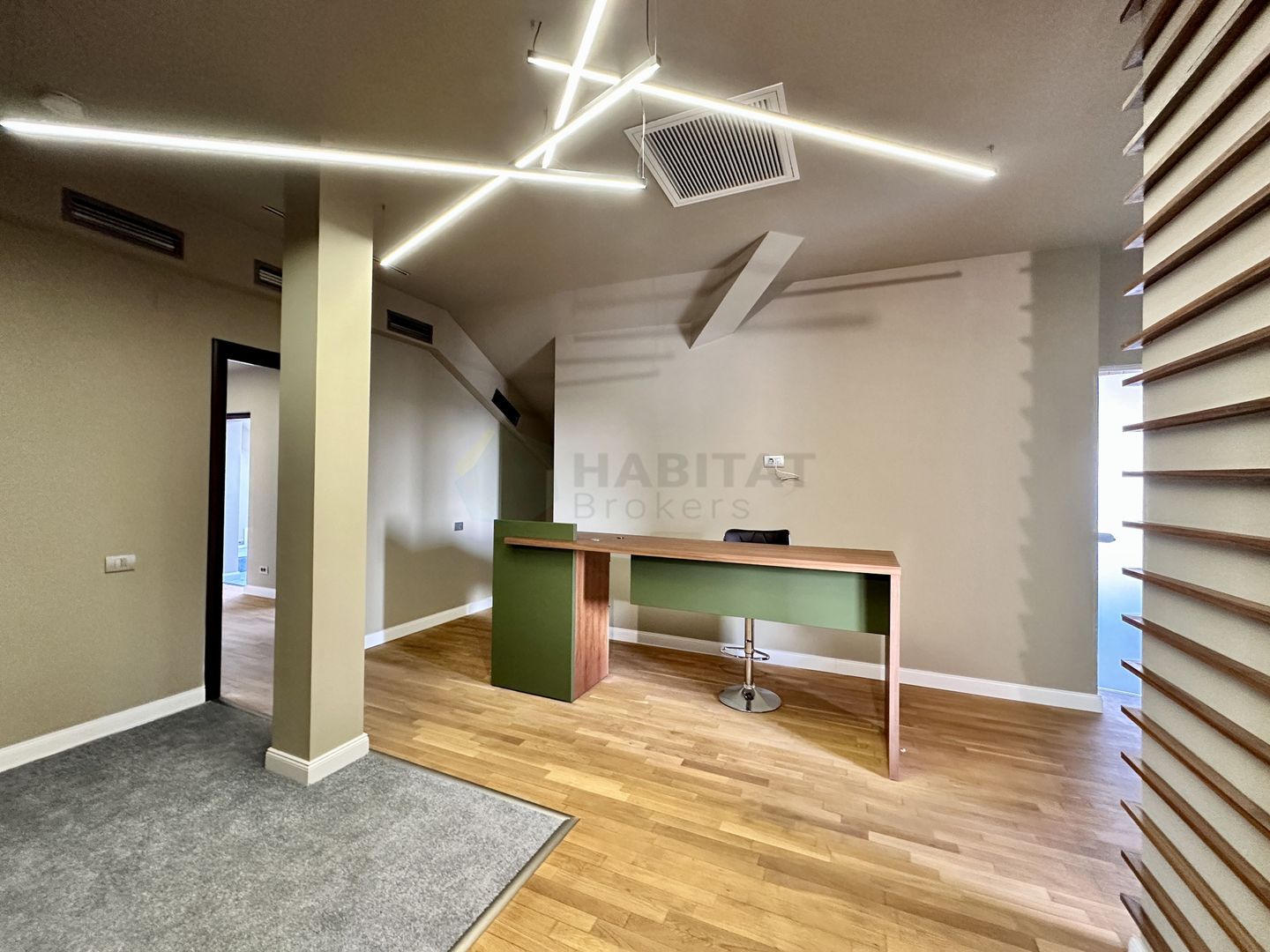 Spațiu office premium, discret - Poză 1