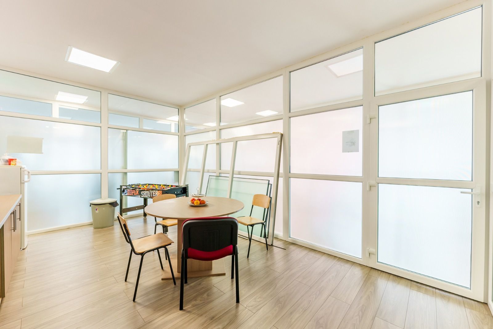 Parcare tiruri și spațiu de birouri - Poză 5